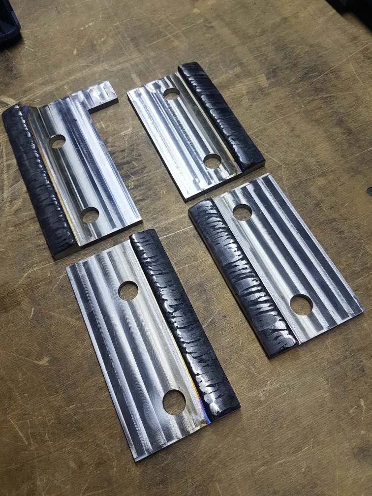 Наплавление износостойкого слоя на лопатки ротора.jpg Наплавление износостойкого слоя на лопатки ротора.jpg