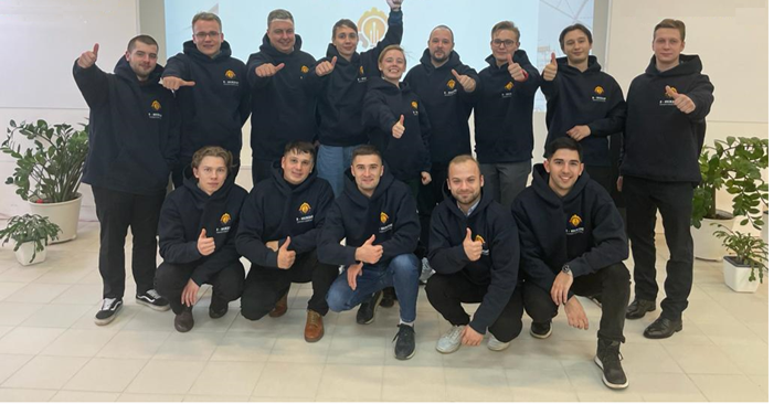 Младшие инженеры.png